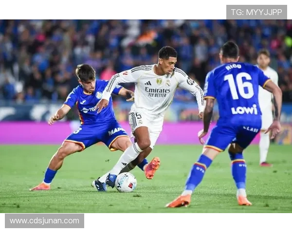 自2023年11月以来，皇马首次单场西甲从禁区外打进两球